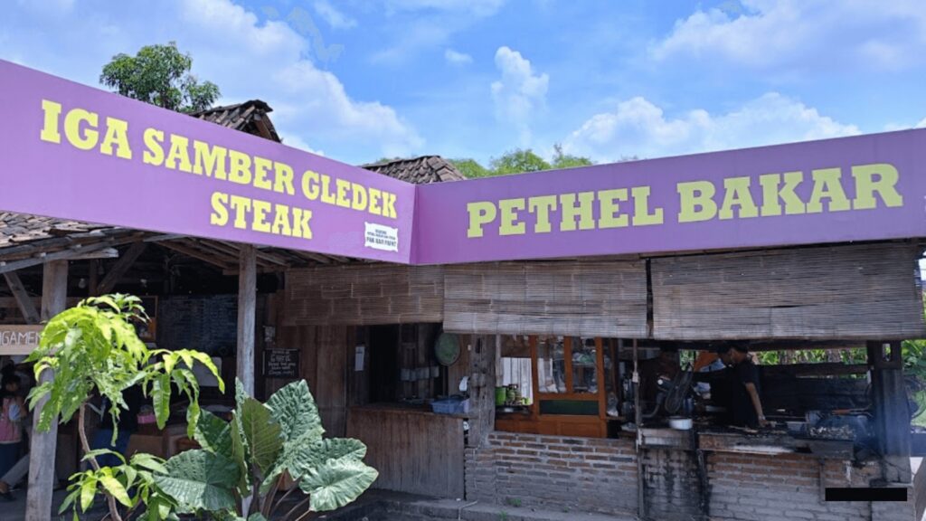 Jasa Kontraktor Bangunan Restoran dari Kayu Singkawang - Jasa Kontraktor Bangunan Restoran dari Kayu Singkawang Harga Terjangkau